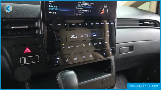 HYUNDAI STARIA CARGO 5-SEATER