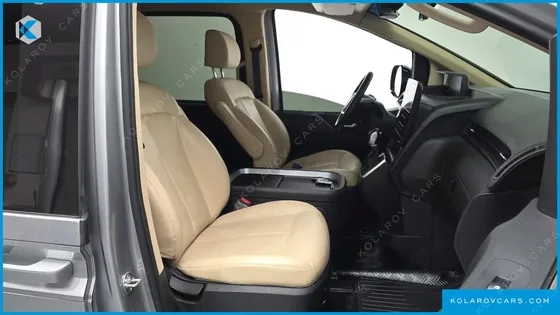 HYUNDAI STARIA CARGO 5-SEATER