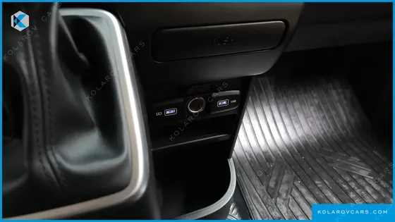 HYUNDAI STARIA CARGO 5-SEATER