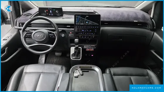 HYUNDAI STARIA CARGO 5-SEATER