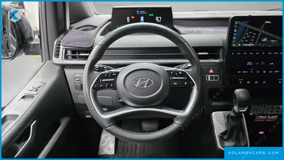 HYUNDAI STARIA CARGO 5-SEATER