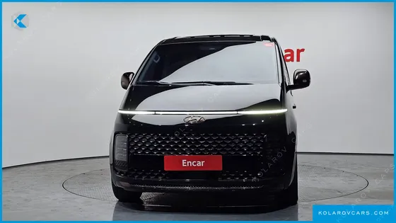 HYUNDAI STARIA 4WD LOUNGE 9-SEATER