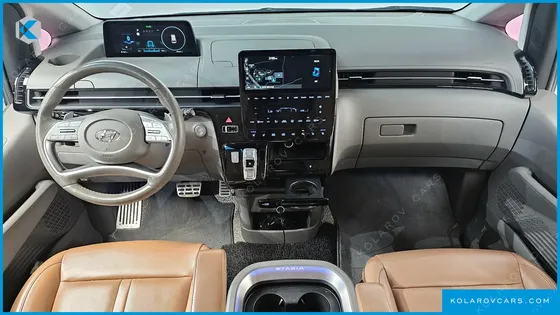 HYUNDAI STARIA 4WD LOUNGE 9-SEATER