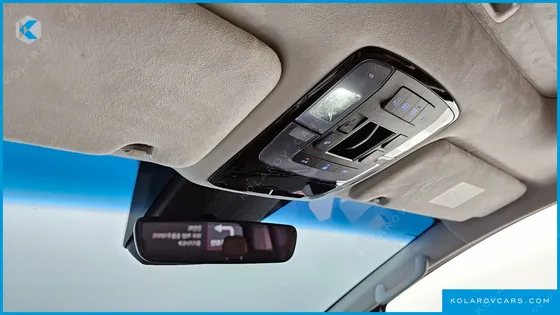 HYUNDAI STARIA 4WD LOUNGE 9-SEATER
