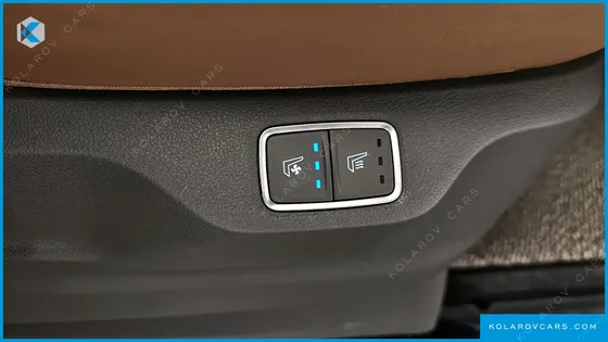 HYUNDAI STARIA 4WD LOUNGE 9-SEATER