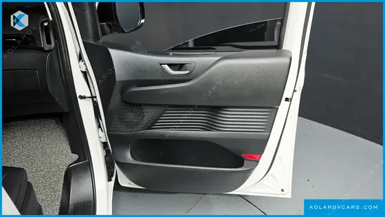 HYUNDAI STARIA CARGO 3-SEATER
