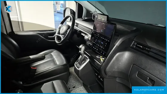 HYUNDAI STARIA CARGO 3-SEATER