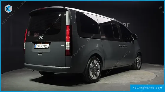 HYUNDAI STARIA 4WD TOURER 11-SEATER