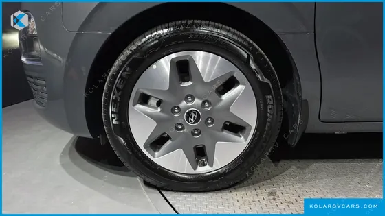 HYUNDAI STARIA 4WD TOURER 11-SEATER