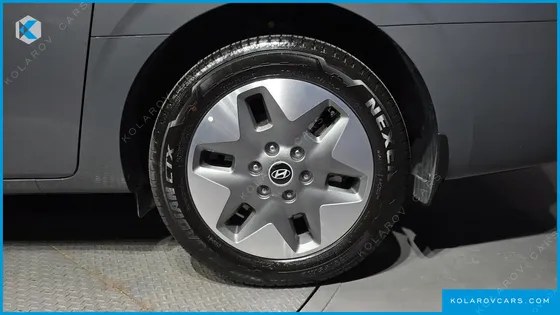 HYUNDAI STARIA 4WD TOURER 11-SEATER