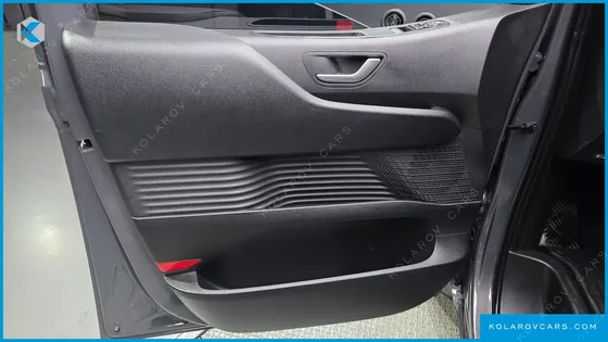 HYUNDAI STARIA 4WD TOURER 11-SEATER