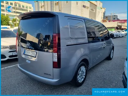 HYUNDAI STARIA CARGO 5-SEATER