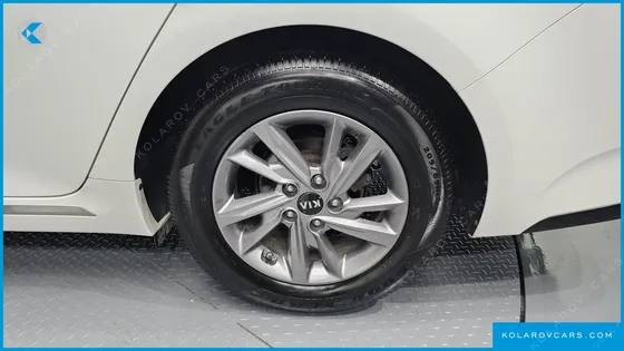 KIA K5 2.0 LPI RENTAL CAR