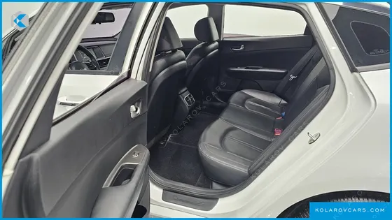KIA K5 2.0 LPI RENTAL CAR
