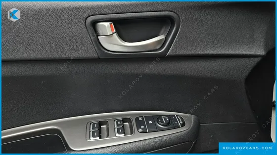 KIA K5 2.0 LPI RENTAL CAR