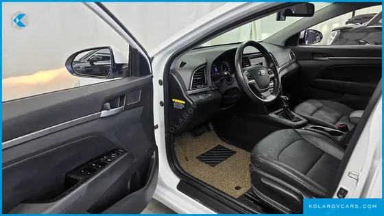 HYUNDAI ELANTRA (AVANTE) 1.6 E-VGT SMART