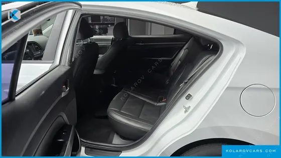 HYUNDAI ELANTRA (AVANTE) 1.6 E-VGT SMART