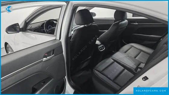 HYUNDAI ELANTRA (AVANTE) 1.6 GDI SMART