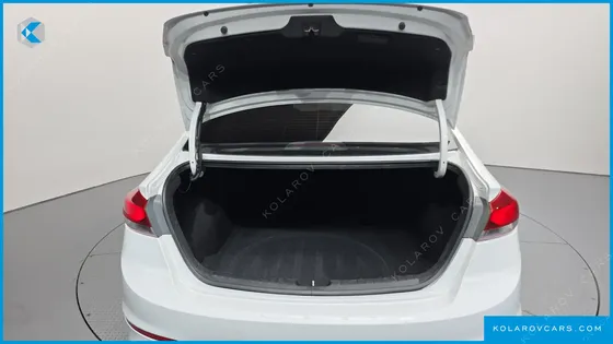 HYUNDAI ELANTRA (AVANTE) 1.6 GDI SMART