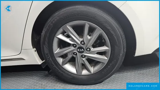 KIA K5 2.0 LPI RENTAL CAR