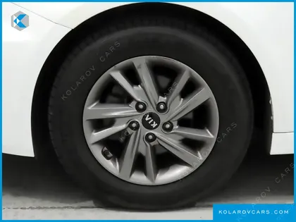 KIA K5 2.0 LPI RENTAL CAR