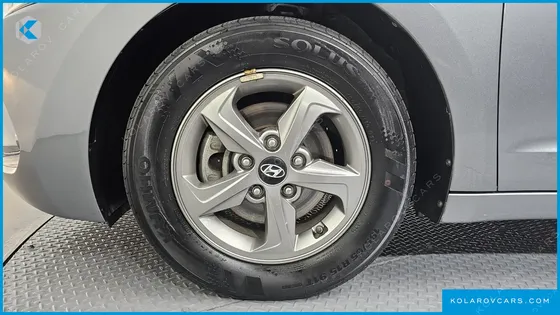 HYUNDAI ELANTRA (AVANTE) 1.6 LPI SMART (RENTAL CAR)