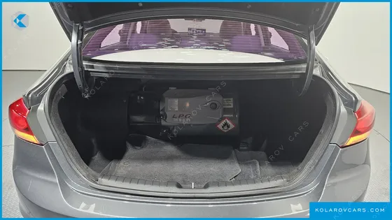 HYUNDAI ELANTRA (AVANTE) 1.6 LPI SMART (RENTAL CAR)
