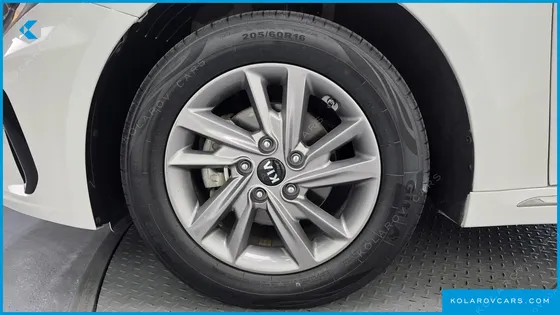 KIA K5 2.0 LPI RENTAL CAR