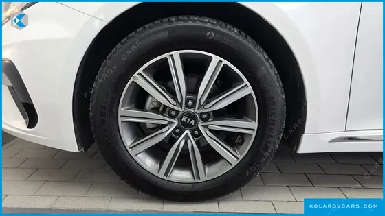 KIA K5 2.0 LPI RENTAL CAR