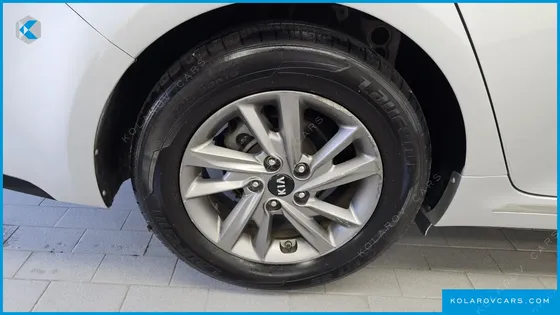 KIA K5 2.0 LPI RENTAL CAR