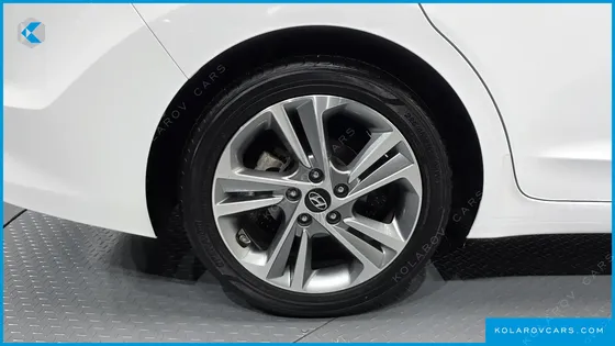 HYUNDAI ELANTRA (AVANTE) 1.6 GDI VALUE PLUS
