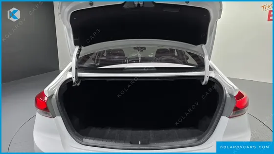 HYUNDAI ELANTRA (AVANTE) 1.6 GDI SMART