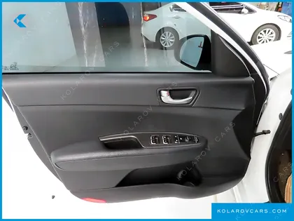 KIA K5 2.0 LPI RENTAL CAR