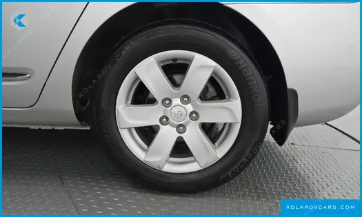 KIA CARENS LPI 2.0 GLX