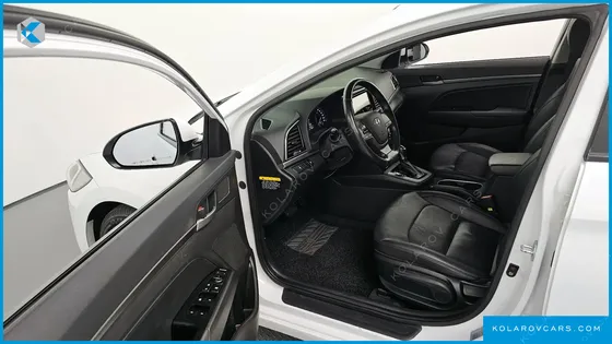 HYUNDAI ELANTRA (AVANTE) 1.6 GDI SMART