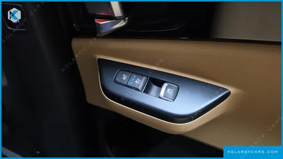KIA CARNIVAL DIESEL 9-SEATER PRESTIGE