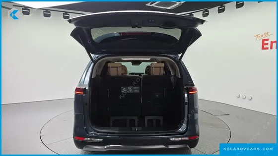 KIA CARNIVAL DIESEL 7-SEATER SIGNATURE