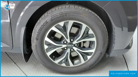 KIA CARNIVAL DIESEL 9-SEATER NOBLESSE