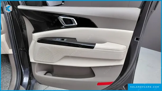KIA CARNIVAL DIESEL 9-SEATER NOBLESSE