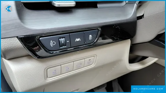 KIA CARNIVAL DIESEL 9-SEATER NOBLESSE