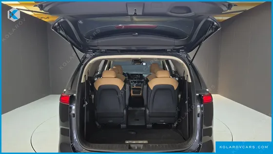 KIA CARNIVAL GASOLINE 9-SEATER PRESTIGE