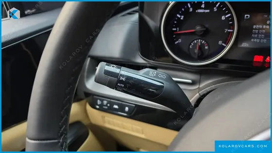 KIA CARNIVAL GASOLINE 9-SEATER PRESTIGE