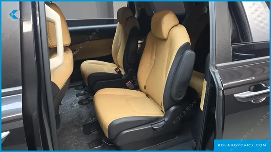 KIA CARNIVAL GASOLINE 9-SEATER PRESTIGE