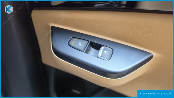 KIA CARNIVAL GASOLINE 9-SEATER PRESTIGE