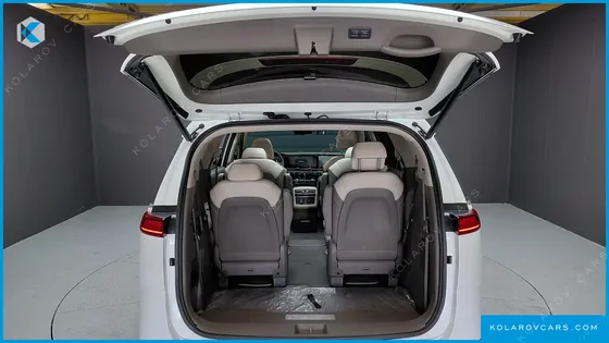 KIA CARNIVAL GASOLINE 9-SEATER SIGNATURE