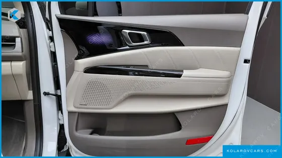 KIA CARNIVAL GASOLINE 9-SEATER SIGNATURE
