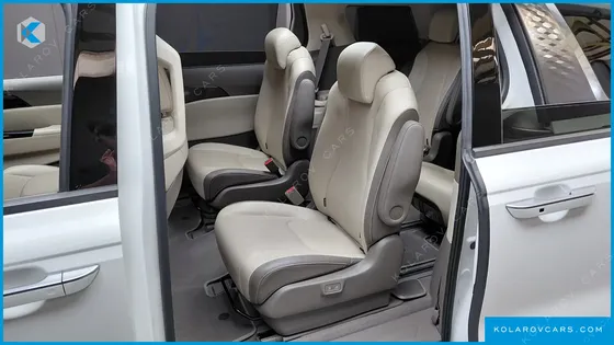 KIA CARNIVAL GASOLINE 9-SEATER SIGNATURE