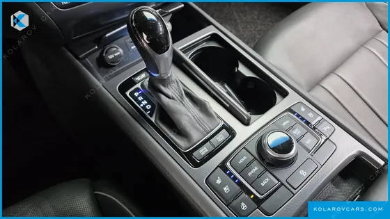 HYUNDAI GENESIS G330 PREMIUM AWD