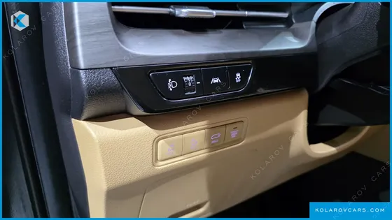KIA CARNIVAL DIESEL 7-SEATER SIGNATURE
