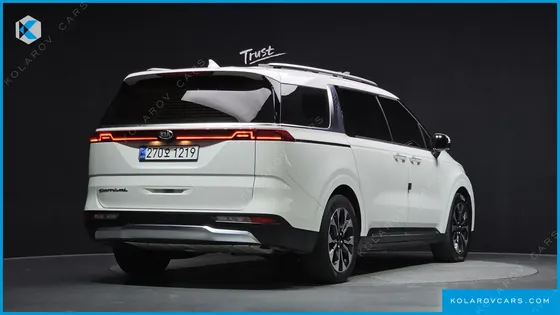 KIA CARNIVAL GASOLINE 9-SEATER SIGNATURE